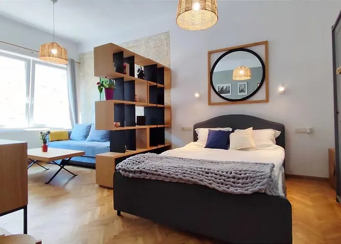 Isac 15 Central Apartment
